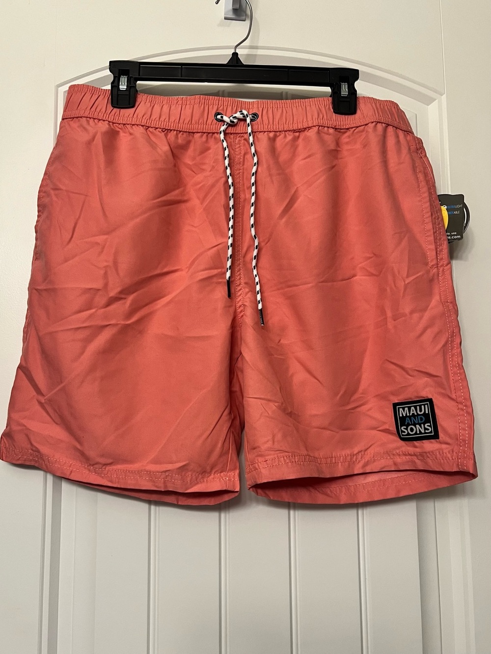 NWT Maui and Sons Men’s Coral Swim Shorts with Contrast Drawstring